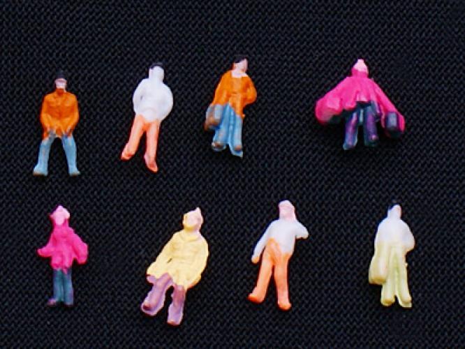 Crofta 100pcs Painted Model Train People Figures Scale Z (1 to 200)