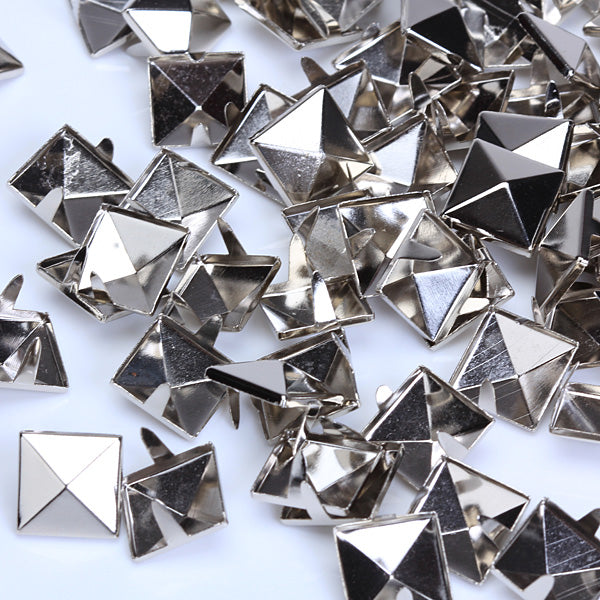 Crofta 100pcs 2 Prongs Pyramid Studs 12mm Silver