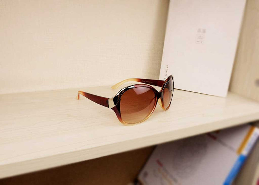 Women's Fashion Round Sunglasses Brown Lens