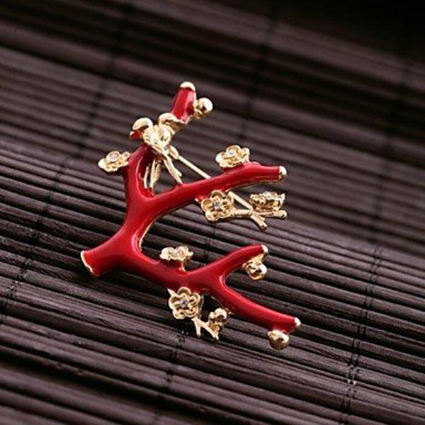 Crofta 1pc Cute Red Tree Branch Flower Gold Plated Alloy Brooch Christmas Gift