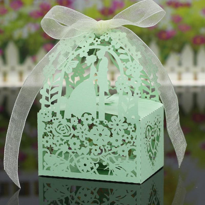 20Pcs Hollow Out Plum Blossom Pattern Candy Gift Boxes Wedding Red